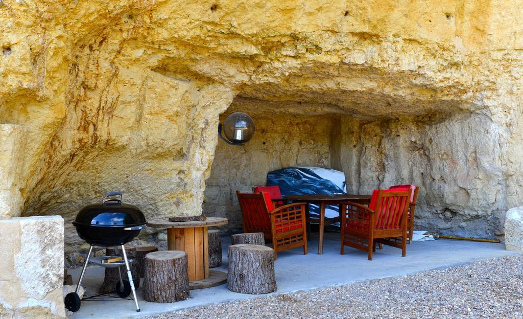 Gites Troglodytes Du Chateau De L'Etoile Vernou-sur-Brenne Habitación foto