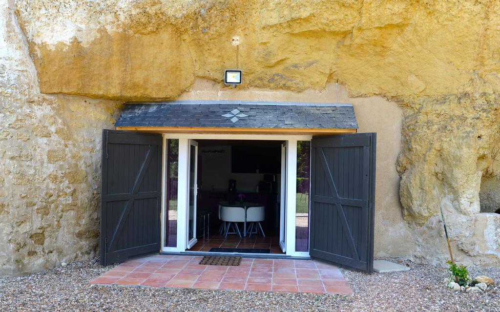 Gites Troglodytes Du Chateau De L'Etoile Vernou-sur-Brenne Habitación foto